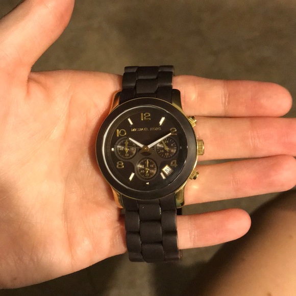 Michael Kors Brown and Gold watch - Picture 1 of 3